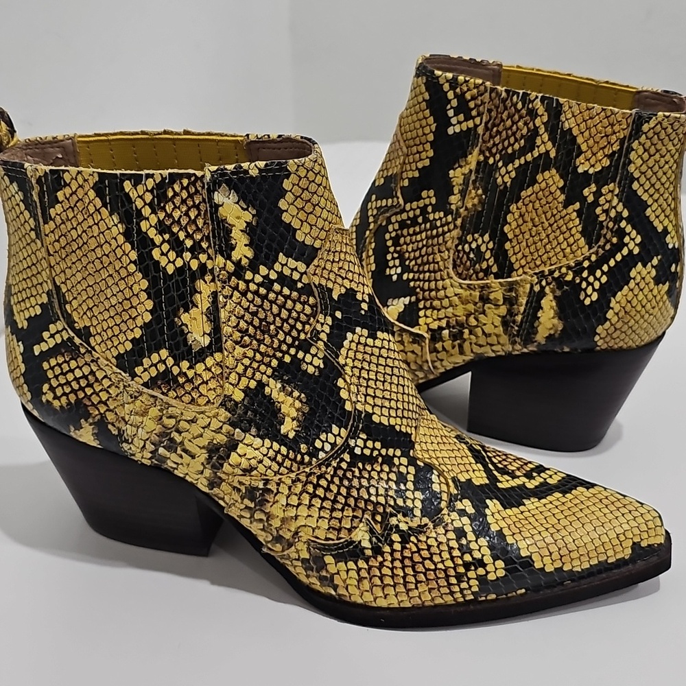 Sam Edelman womens Winona Western Boots Leather Size 8 yellow black snake skin